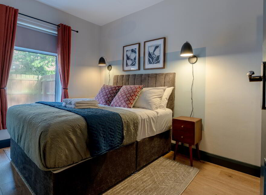 City Centre Short Term Let, Salisbury Court, Belfast, BT7 1DD
