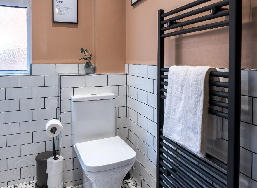 City Centre Short Term Let, Salisbury Court, Belfast, BT7 1DD