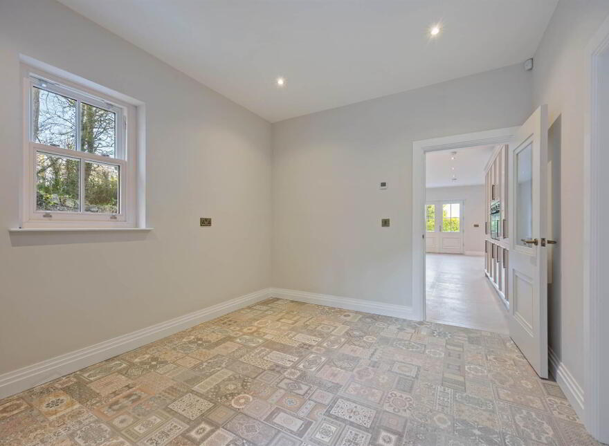The Praeger, 6 Ardavon Park, Glen Road, Cultra, Holywood, BT18 0HB