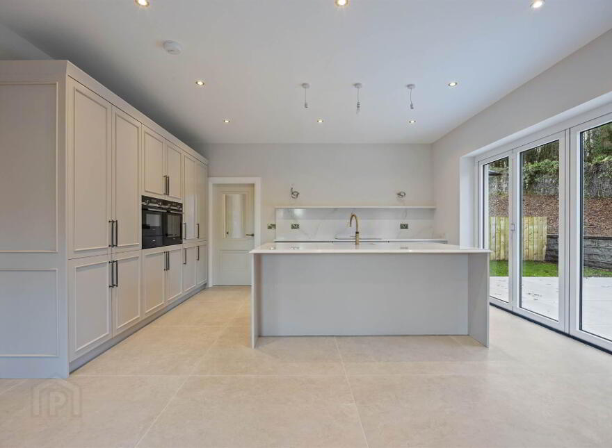 The Praeger, 6 Ardavon Park, Glen Road, Cultra, Holywood, BT18 0HB