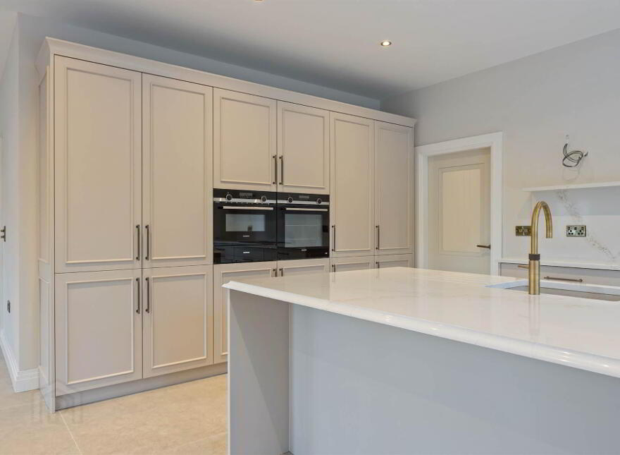 The Praeger, 6 Ardavon Park, Glen Road, Cultra, Holywood, BT18 0HB