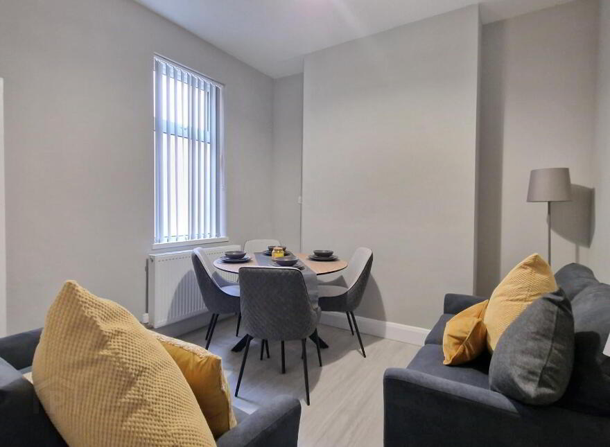 Room 4, 4 Lothair Avenue, Belfast, BT15 2HU