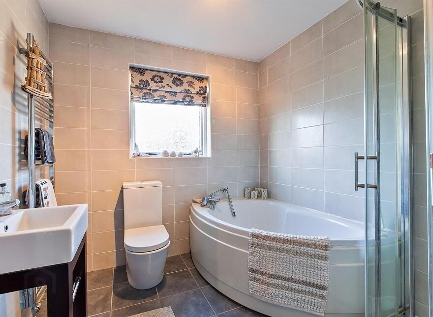 2 Beechlawn Avenue, Dunmurry, Belfast, BT17 9NL
