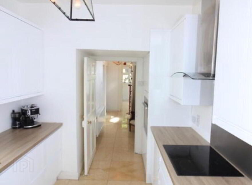 1 Alma Villas, Gardiners Hill, St. Lukes, T23K1C6