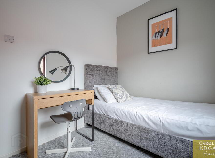 2 Stormont Crescent, Belfast, BT5 4NT
