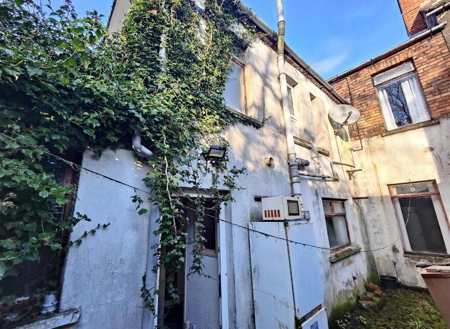40 Ballygomartin Road, Belfast, BT13 3LD