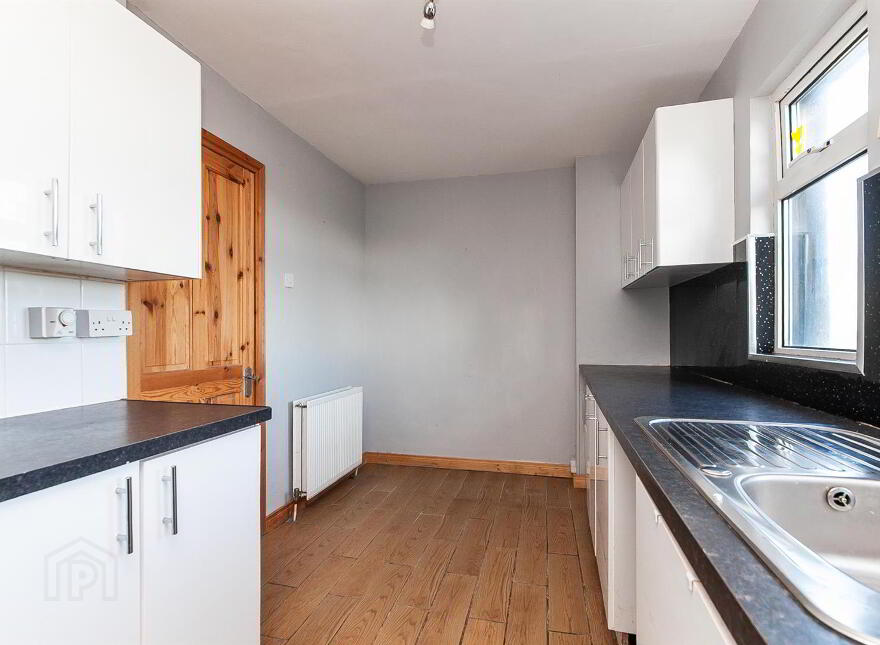 20 Main Street, Ballycarry, BT38 9HG