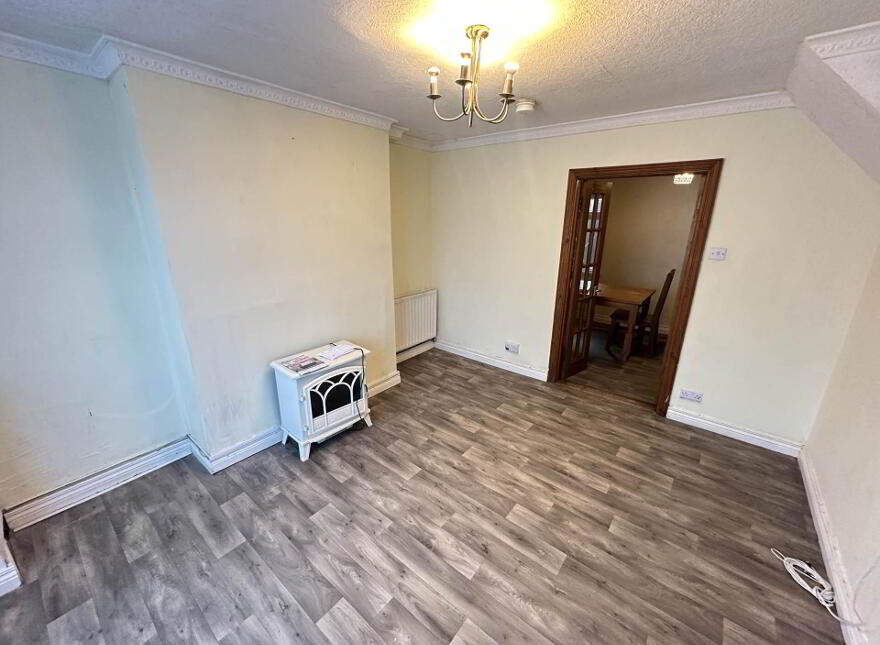 26 Clondara Parade, Falls Road, Belfast, BT12 6ES