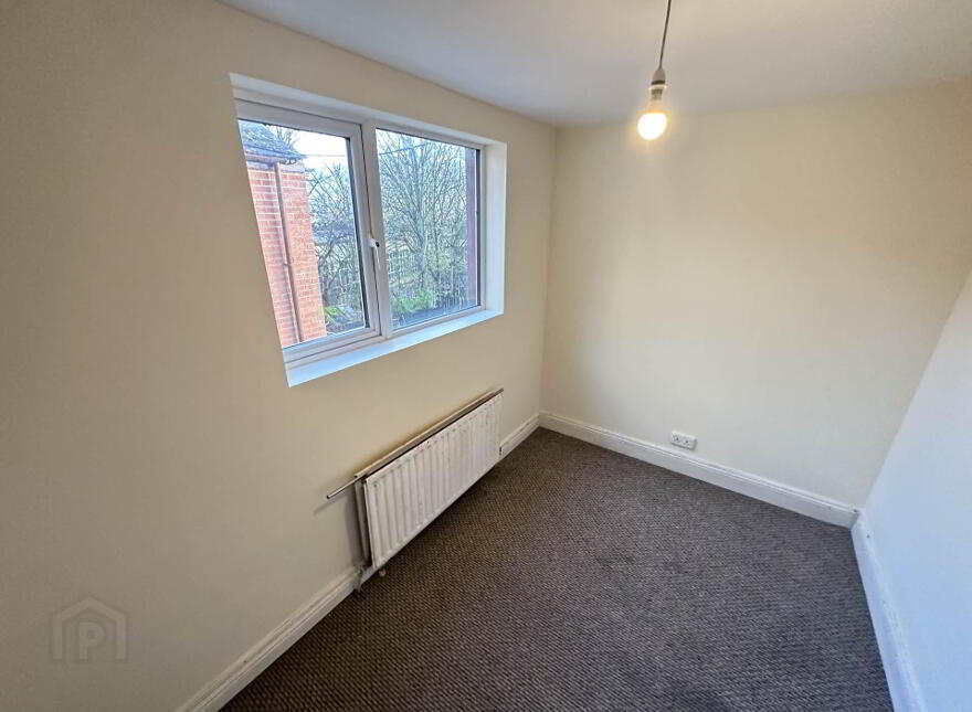 26 Clondara Parade, Falls Road, Belfast, BT12 6ES