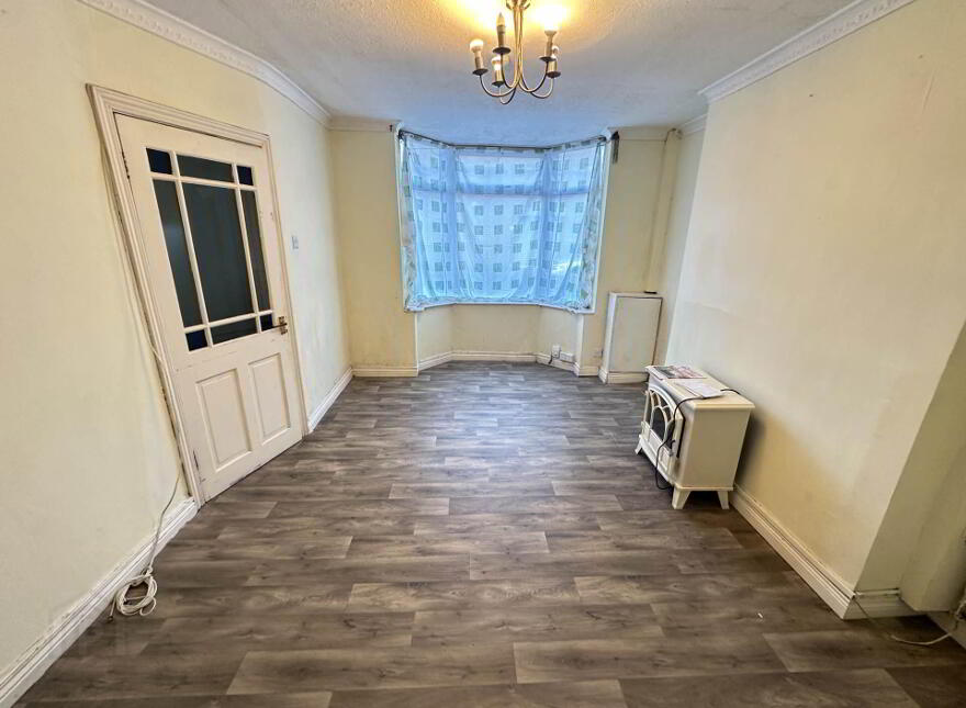 26 Clondara Parade, Falls Road, Belfast, BT12 6ES
