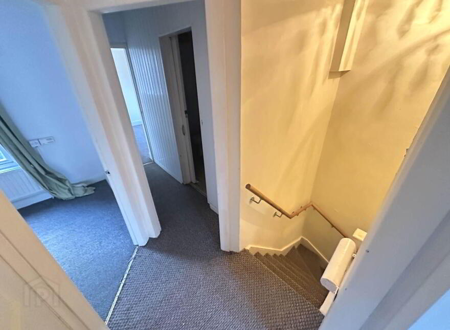 26 Clondara Parade, Falls Road, Belfast, BT12 6ES