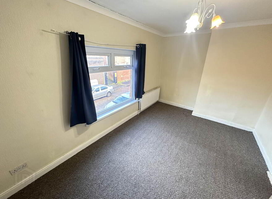 26 Clondara Parade, Falls Road, Belfast, BT12 6ES