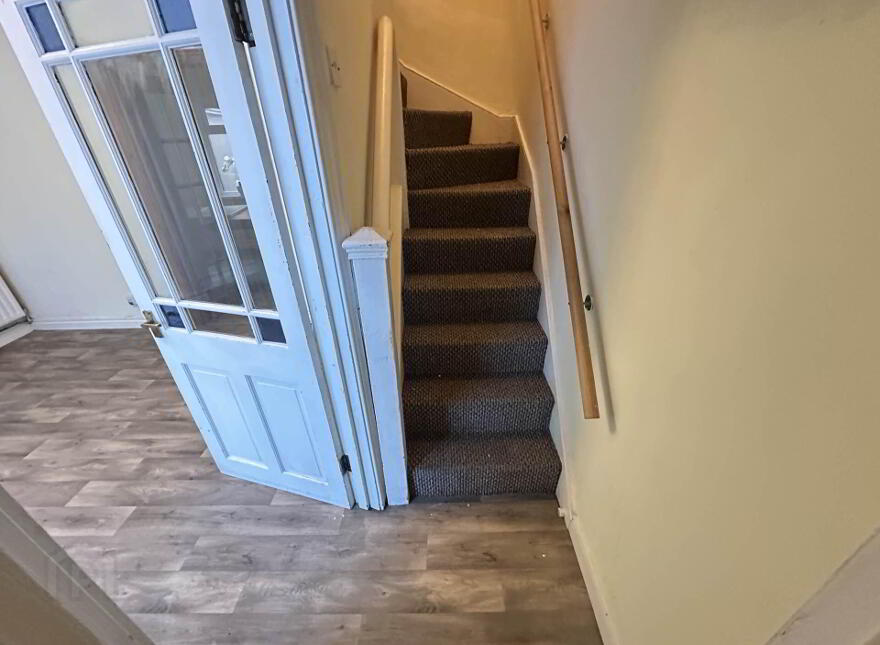 26 Clondara Parade, Falls Road, Belfast, BT12 6ES