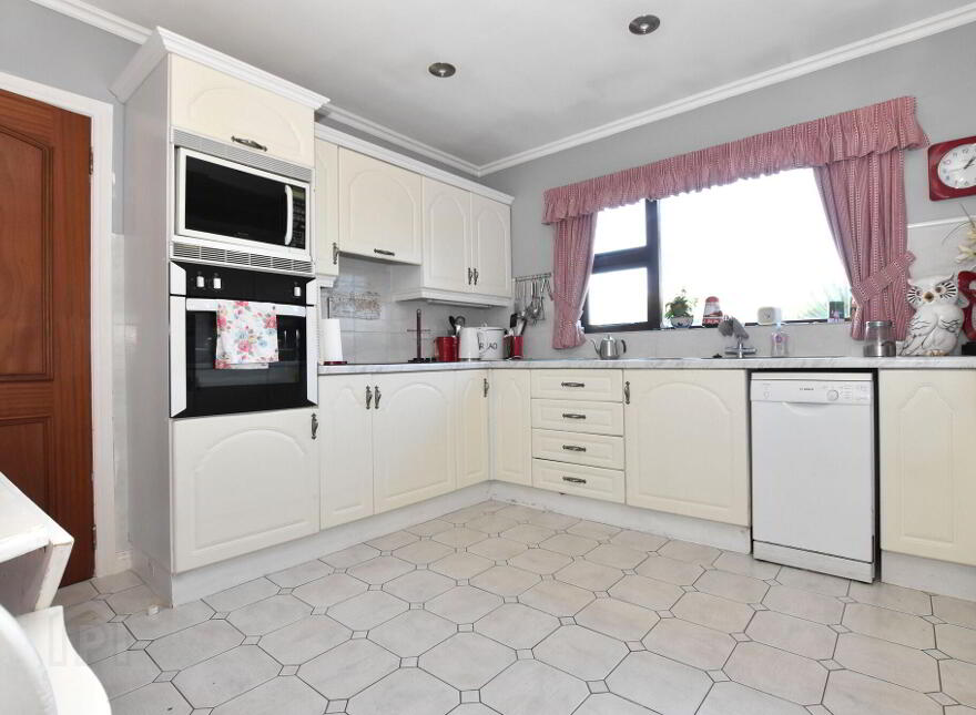 10 Oldfort Gardens, Moira, BT67 0QB