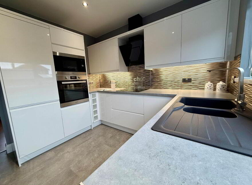 72 Queens Avenue, Glengormley, Newtownabbey, BT36 5HX