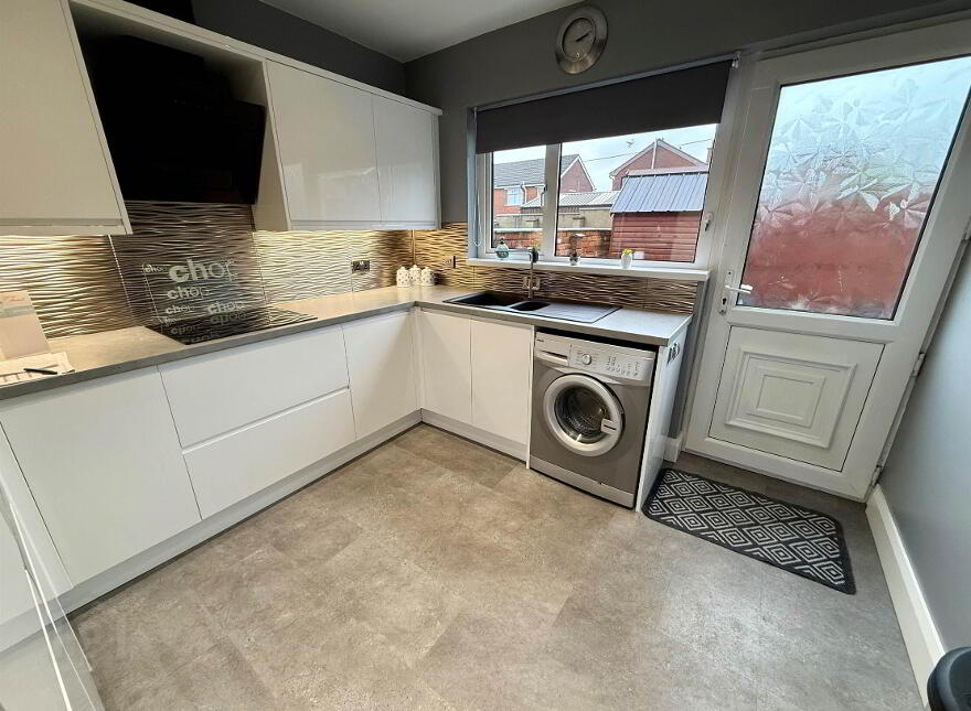 72 Queens Avenue, Glengormley, Newtownabbey, BT36 5HX