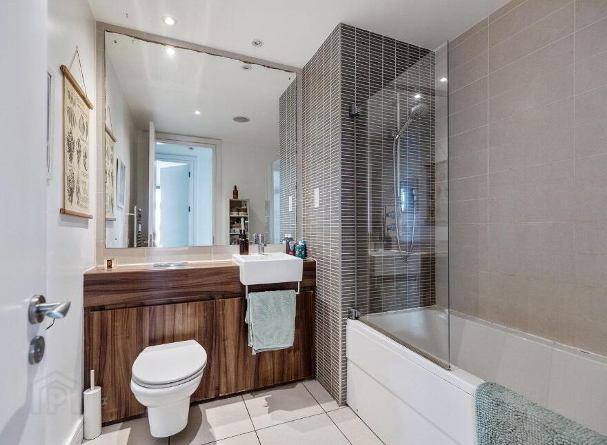 Apartment 7.40 Queens Road, Belfast, BT3 9FJ