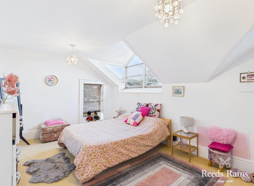 2 Belfast Road, Carrickfergus, BT38 8BU