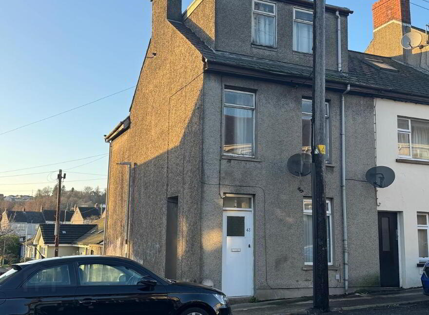 43 The Roddens, Larne, BT40 1QL