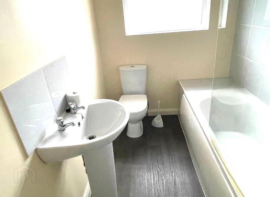 43 The Roddens, Larne, BT40 1QL