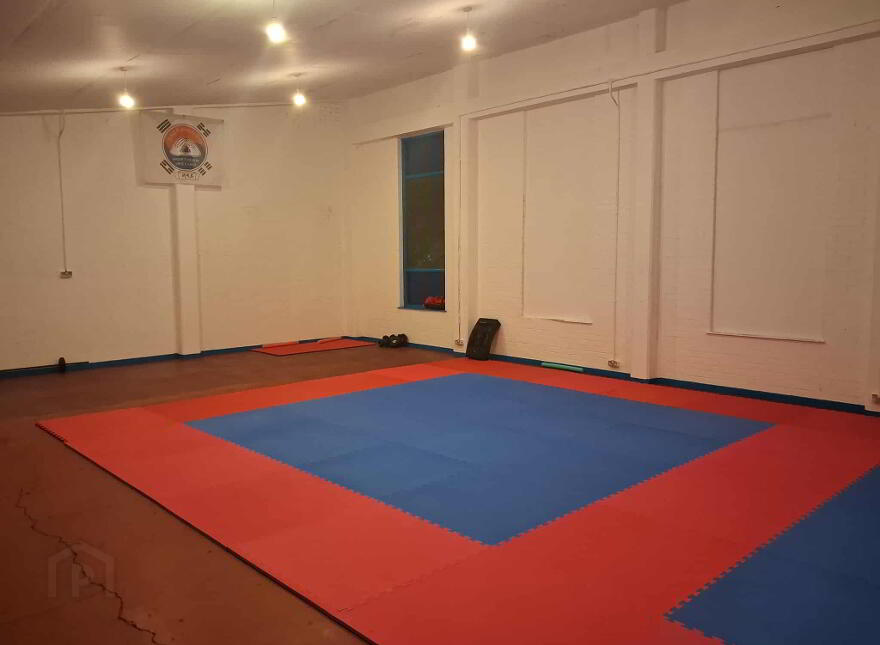 Unit 1, High Street Arcade, Lurgan, BT66 8AA