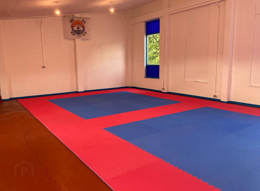 Unit 1, High Street Arcade, Lurgan, BT66 8AA