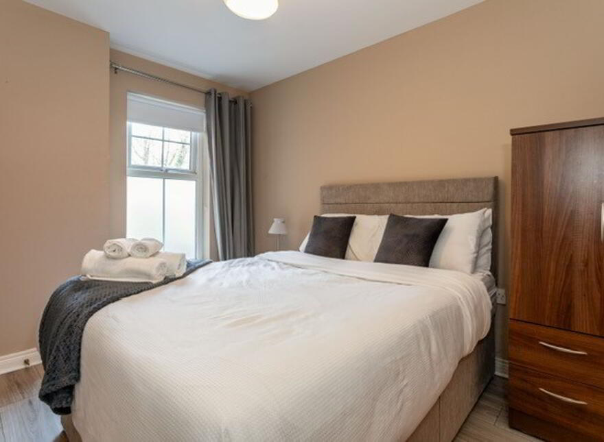 Andersonstown Road, Andersonstown, Belfast, BT11 9EA