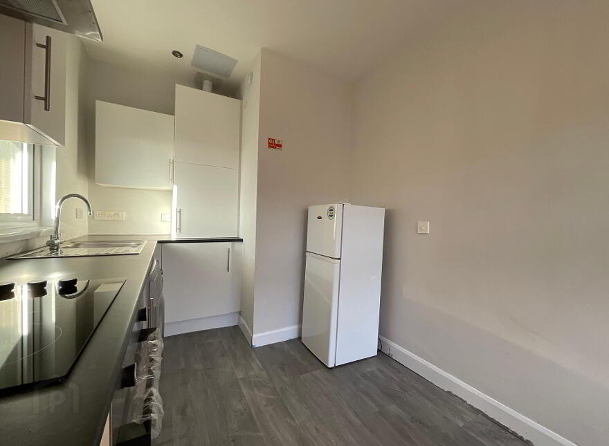 Apt 2, 10 Cliftonville Avenue, Apartment 2, Belfast, BT14 6BX