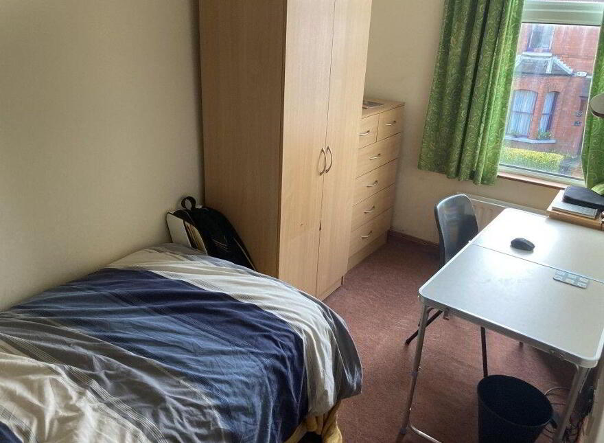 Flat 2, 31 Ashley Avenue, Belfast, BT9 7BT