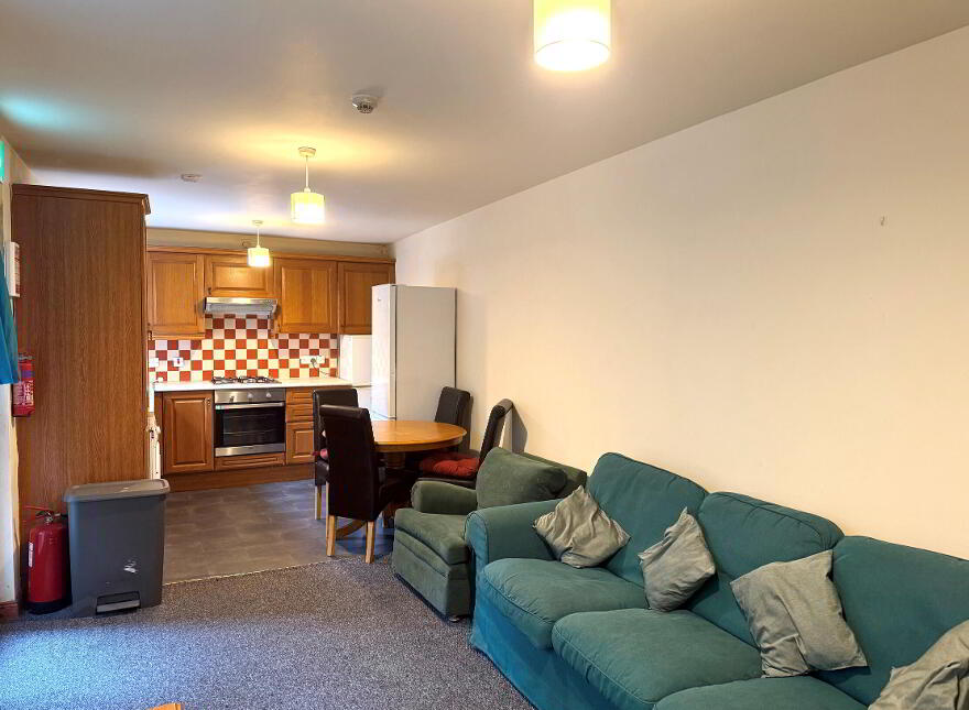 Flat 2, 31 Ashley Avenue, Belfast, BT9 7BT