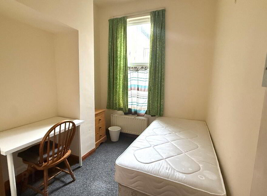 Flat 2, 31 Ashley Avenue, Belfast, BT9 7BT