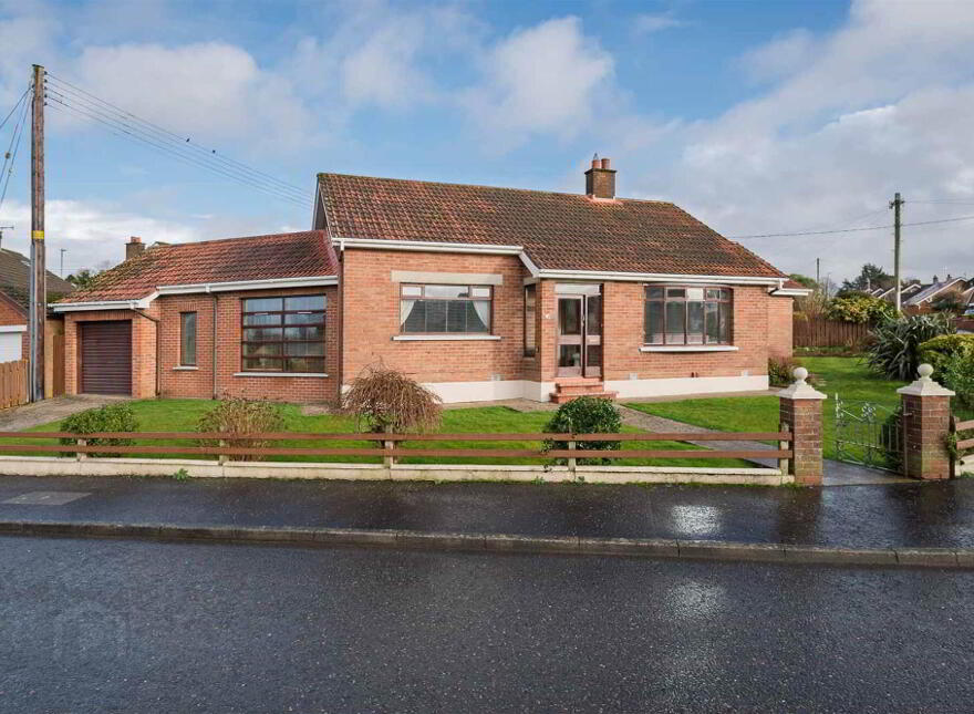 2 Knockbracken Crescent, Carryduff, Belfast, BT8 8DB