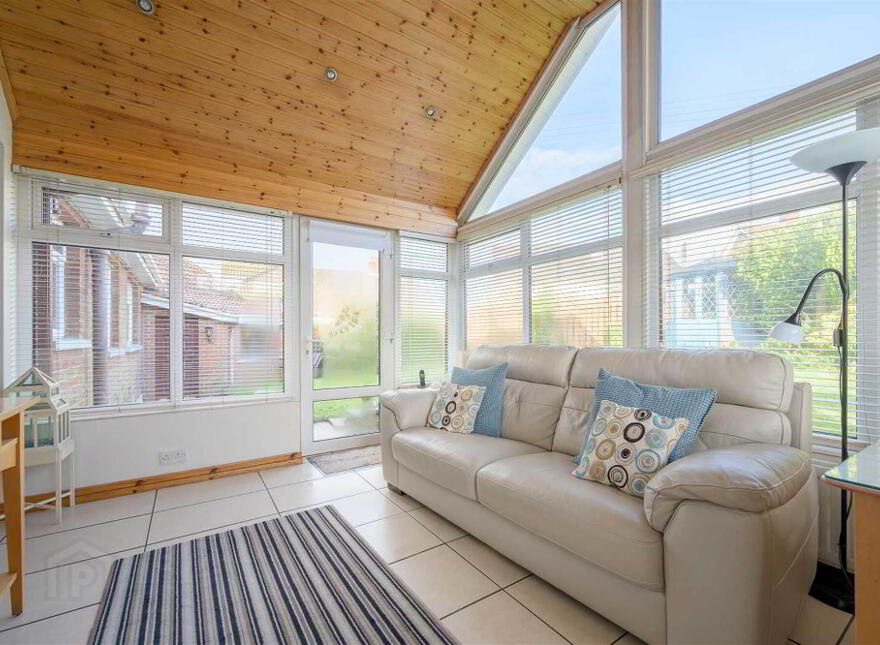 2 Knockbracken Crescent, Carryduff, Belfast, BT8 8DB