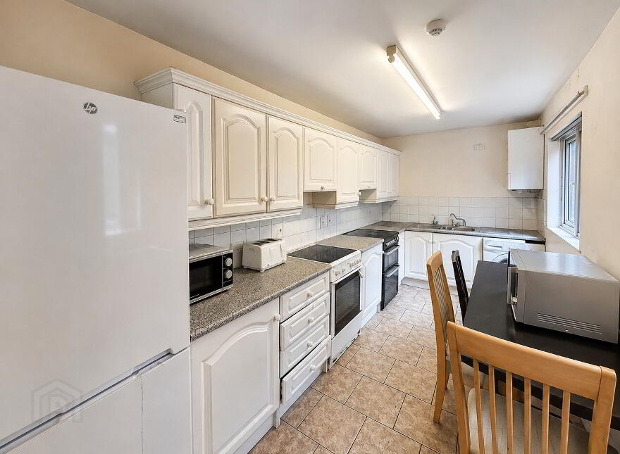 (HMO Registered), 61 Dunluce Avenue, Lisburn Road, Belfast South, Belfast, BT9 7AW