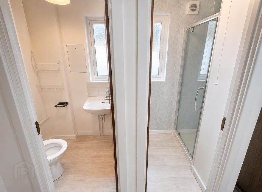 (HMO Registered), 61 Dunluce Avenue, Lisburn Road, Belfast South, Belfast, BT9 7AW