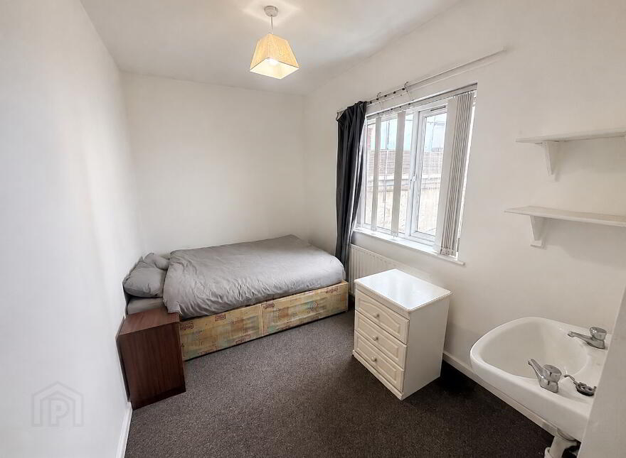 (HMO Registered), 61 Dunluce Avenue, Lisburn Road, Belfast South, Belfast, BT9 7AW
