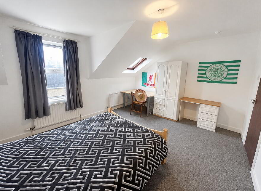 (HMO Registered), 61 Dunluce Avenue, Lisburn Road, Belfast South, Belfast, BT9 7AW