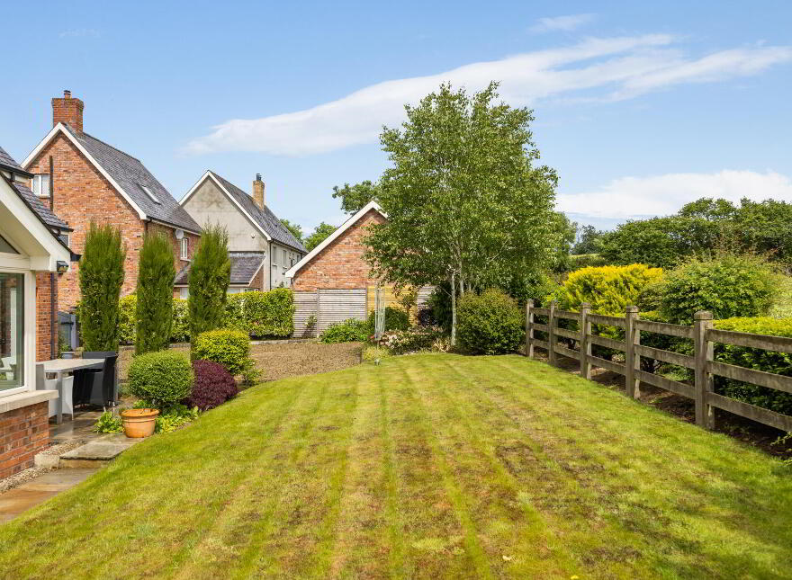 10 Governors Gate Meadow, Hillsborough, BT26 6FY