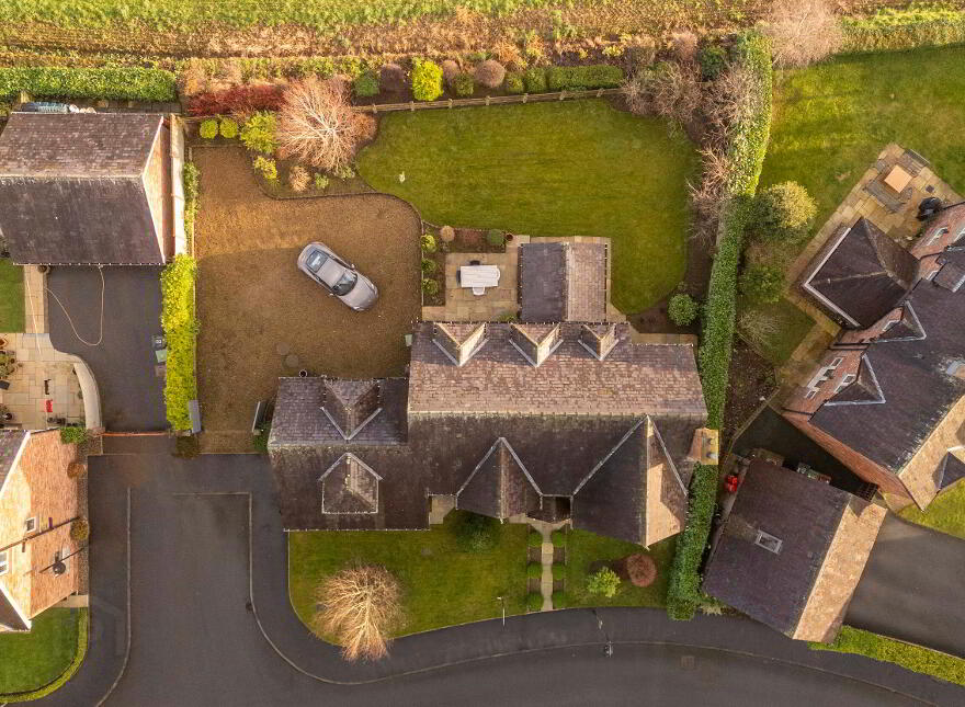10 Governors Gate Meadow, Hillsborough, BT26 6FY
