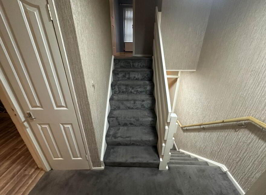 167 Laurelbank, Poleglass, Belfast, BT17 0RT