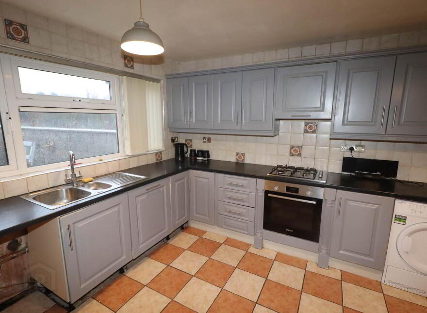 167 Laurelbank, Poleglass, Belfast, BT17 0RT
