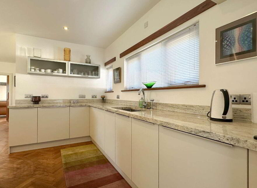 72 Portrush Road, Coleraine, BT52 1RE