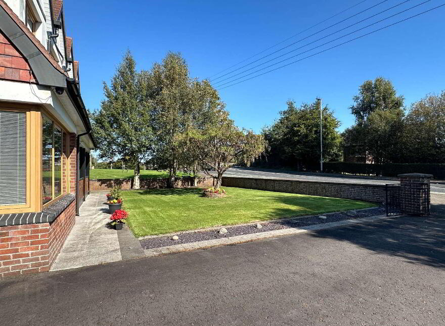 72 Portrush Road, Coleraine, BT52 1RE