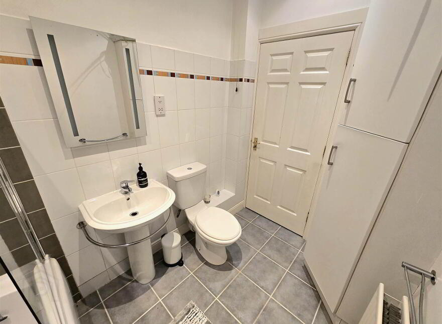 2 Kilwarlin Avenue, Hillsborough, BT26 6LQ
