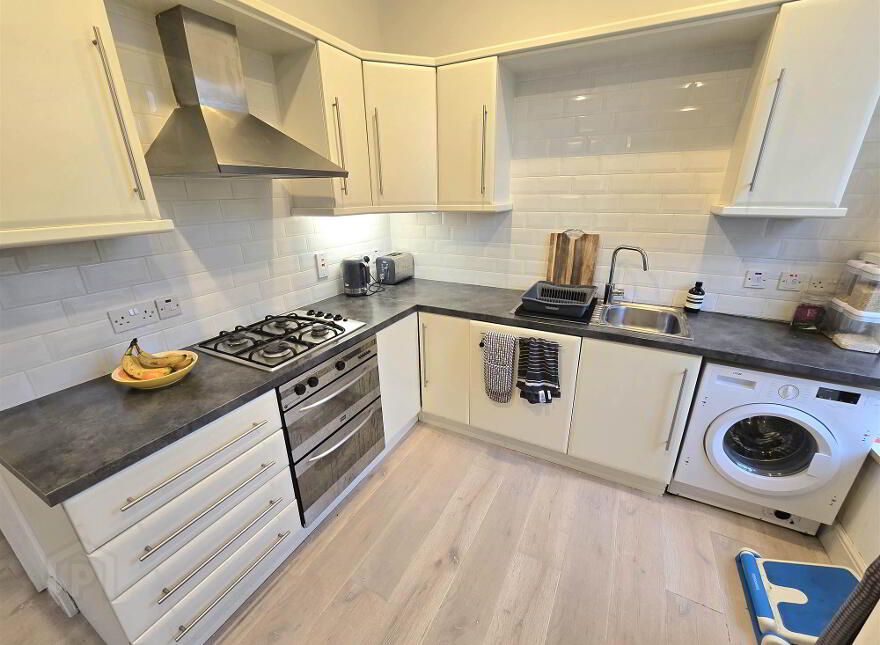 2 Kilwarlin Avenue, Hillsborough, BT26 6LQ