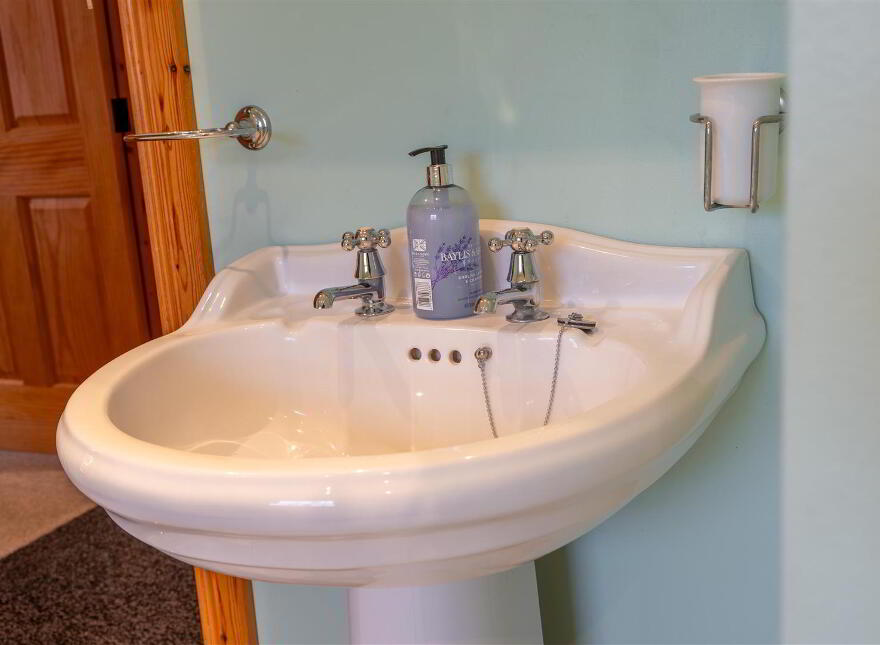 30 Eskylane Road, Antrim, BT41 2LL
