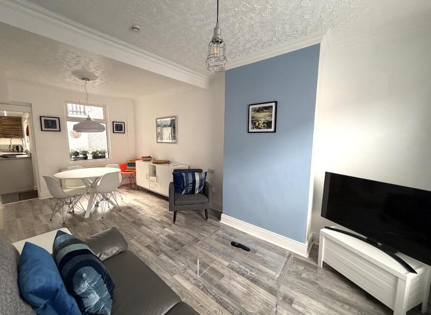 17 Ravenscroft Street, Belfast, BT5 5BE