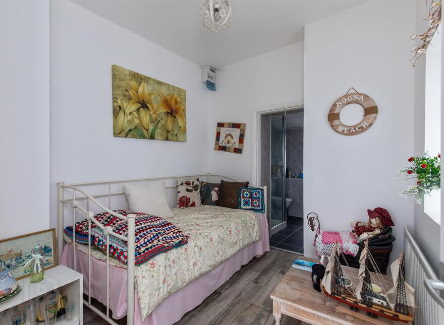 4 Donaghadee Road, Millisle, Newtownards, BT22 2BY