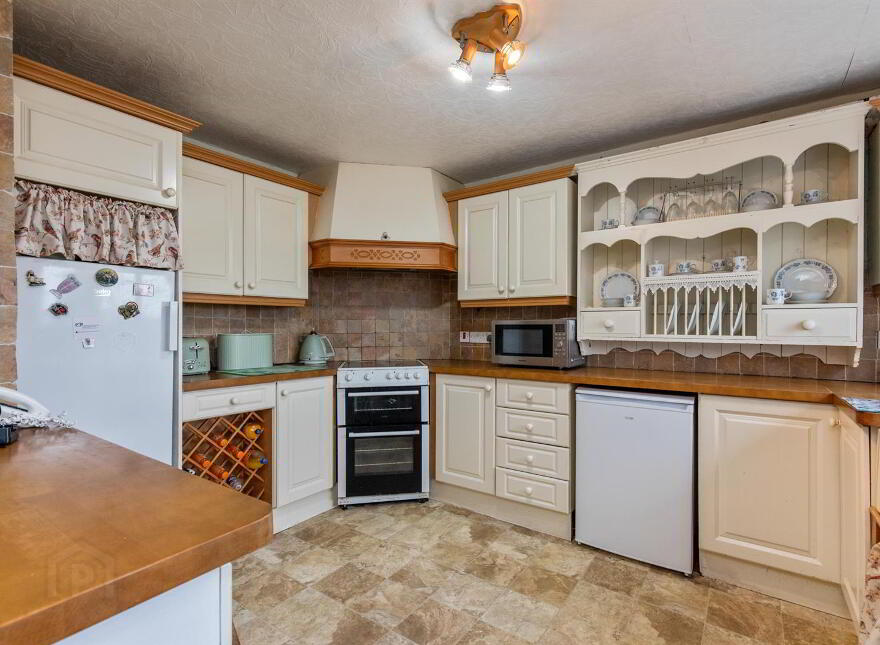4 Donaghadee Road, Millisle, Newtownards, BT22 2BY