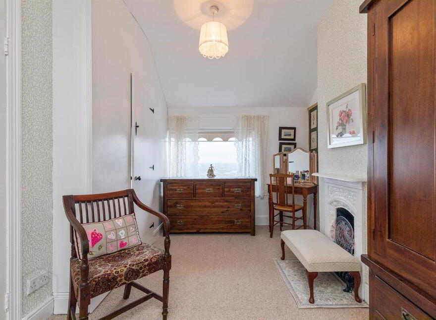 4 Donaghadee Road, Millisle, Newtownards, BT22 2BY
